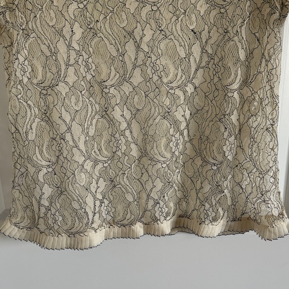 LOFT Beige Lace Blouse with Black Accents Size Medium - Picture 4 of 7